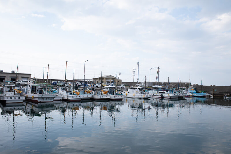 石鏡漁港に並ぶ船たち